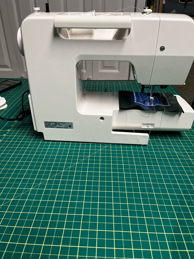 Used Kenmore 385.19518 Sewing Machine - photo 2