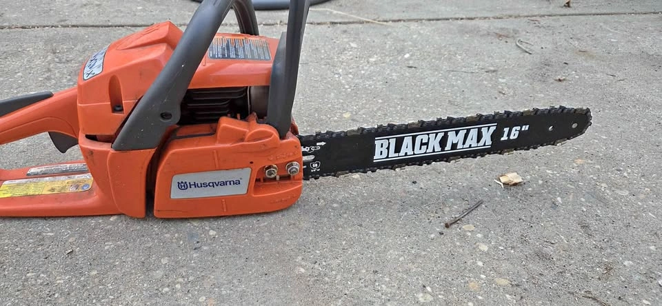 Husqvarna 235 X-Torq Chainsaw