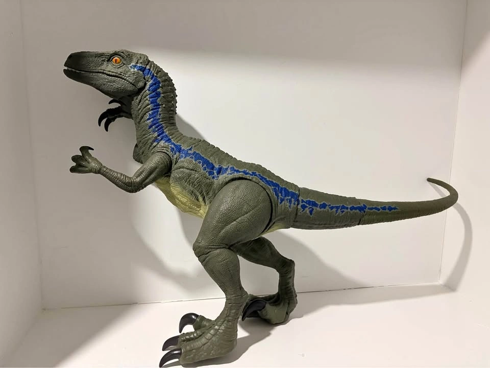 Jurassic World Super Colossal Velociraptor Blue 18 inch