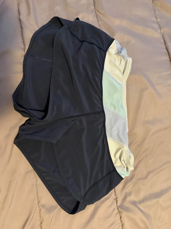 Lululemon Speed Up Shorts - Dark Blue (Size 8) - photo 2