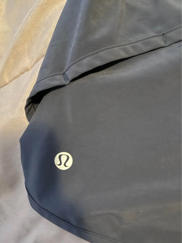 Lululemon Speed Up Shorts - Dark Blue (Size 8) - photo 3