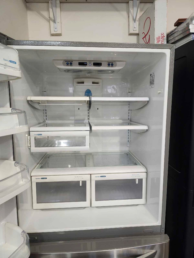 LG Bottom Freezer Fridge - photo 2