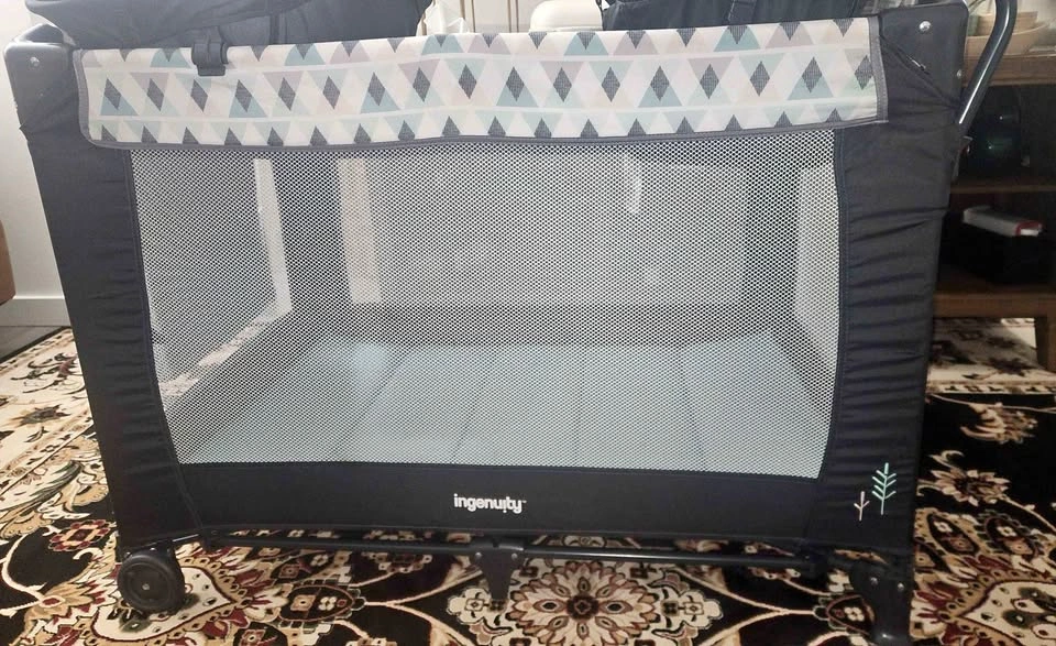 Ingenuity Kids 2 Pack and Play with Bassinet & Changer