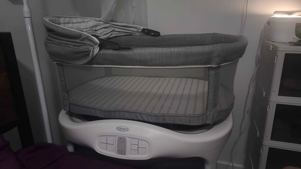 Graco Sense2Snooze Smart Bassinet - Excellent Condition - photo 4