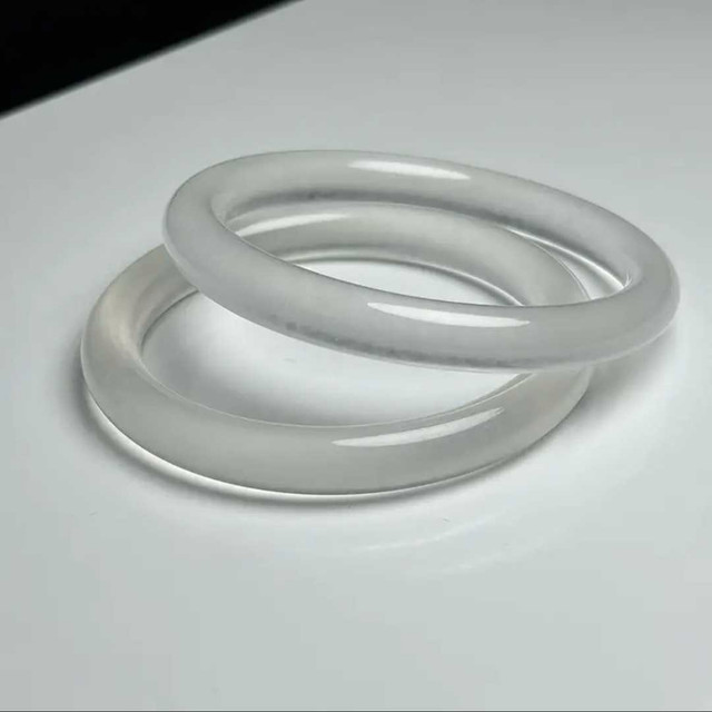 Natural Quartz Bangle Thickness 0.8cm - photo 3