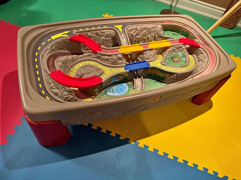 Step2 Deluxe Canyon Road Train & Track Table | Karrot
