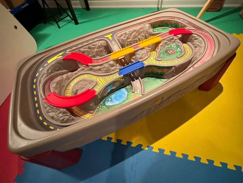 Step2 Deluxe Canyon Road Train & Track Table image indicator(2)