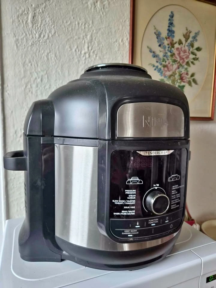 Ninja Foodi Pressure Cooker Airfryer Deluxe 8qt