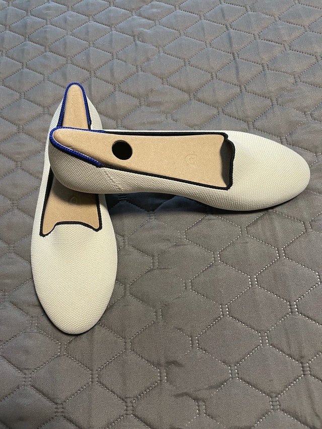 Rothys The Lounge Loafer - Size 8 - Ecru ** NEW **