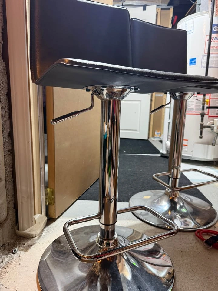 Height adjustable bar stool / chair . Counter height - photo 2