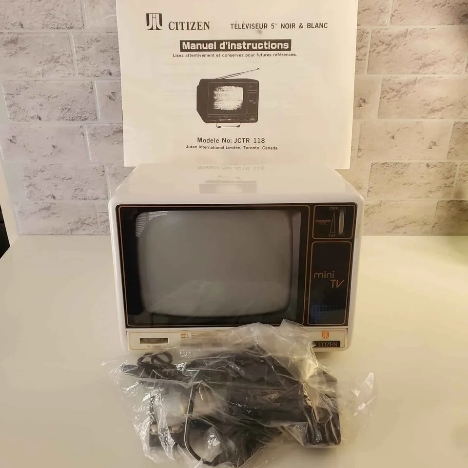 Citizen Mini Retro CRT B&W Television image indicator(2)