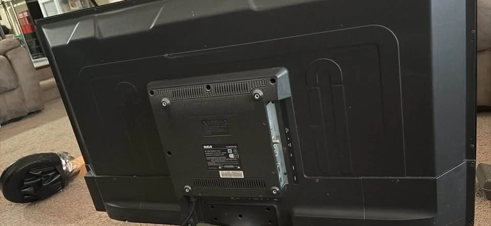 40” RCA LED TV - photo 3