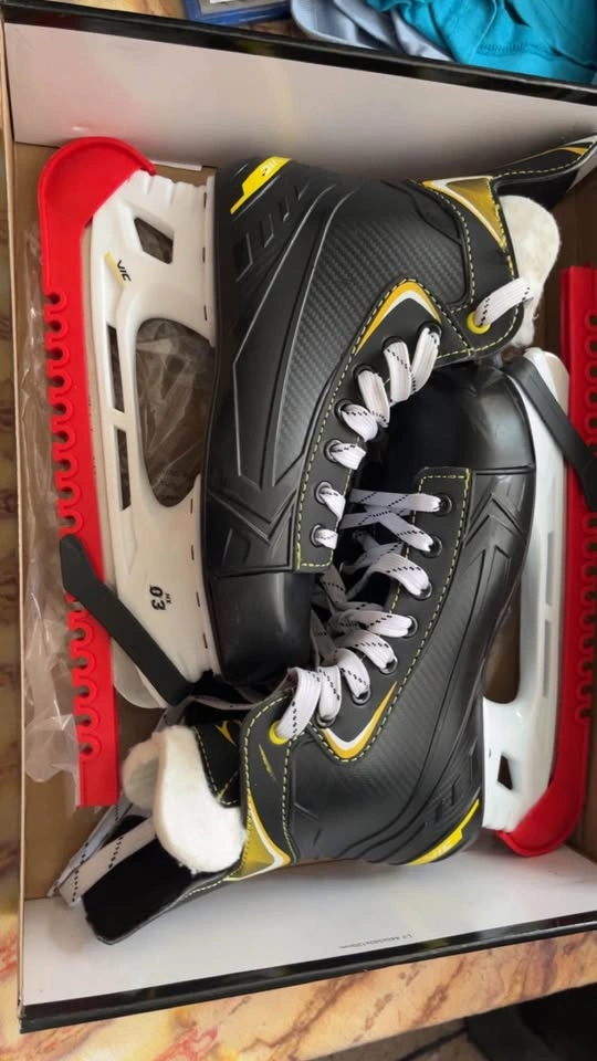 VicHockey Men's Hockey Skates Size 9