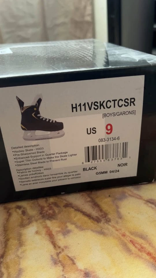 VicHockey Men's Hockey Skates Size 9 - photo 2