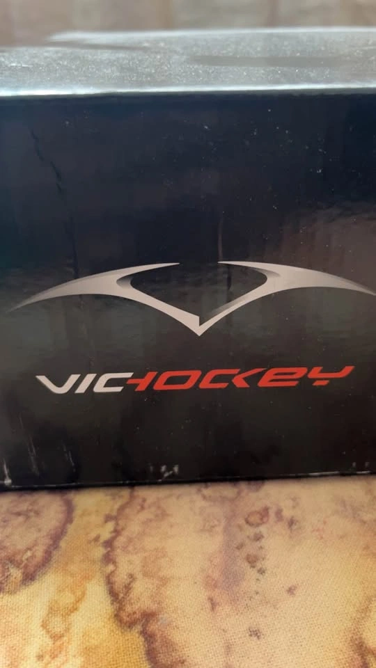 VicHockey Men's Hockey Skates Size 9 - photo 3