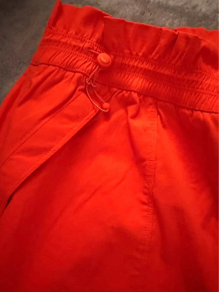 Athleta Red Parachute Trekkie Pants Size 8 - photo 3
