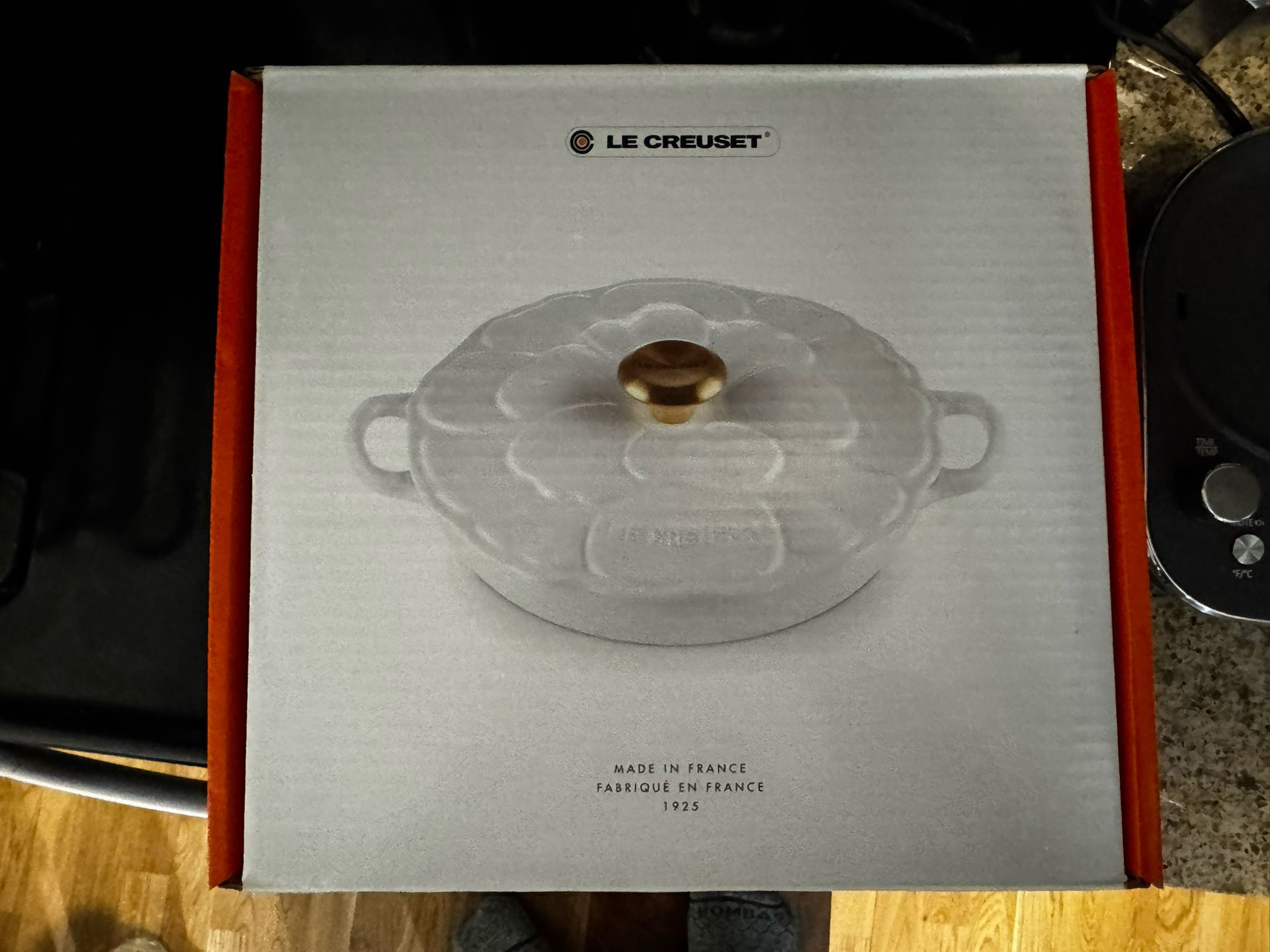 Le Creuset Signature Petal Braiser