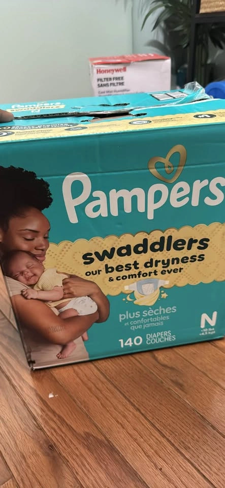 Pampers Swaddlers Newborn Diapers - Size 0, 140 Count - photo 2