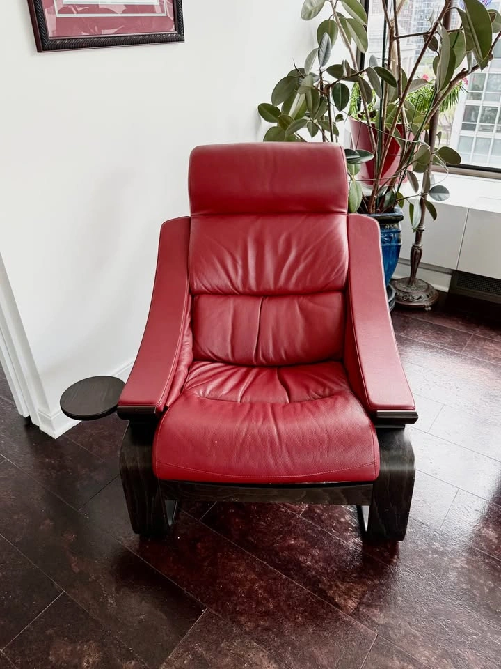 Roche-Bobois Leather Royal Lounge Chair - photo 2