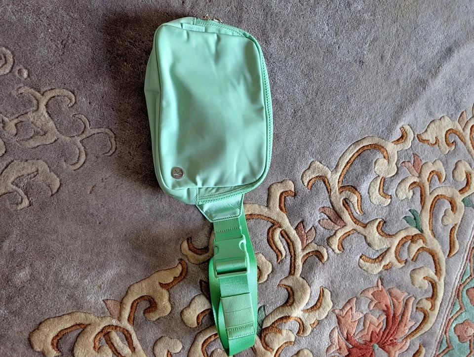 Lululemon Mint Green Everywhere Bag 1L Fanny Pack