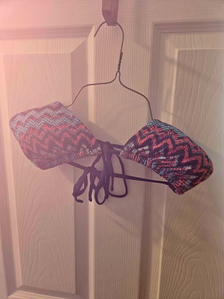 Bathing suit Tops