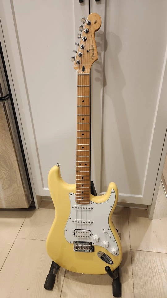 $850 Fender Player Stratocaster HSS Electric Guitar – Buttercrea - photo 2