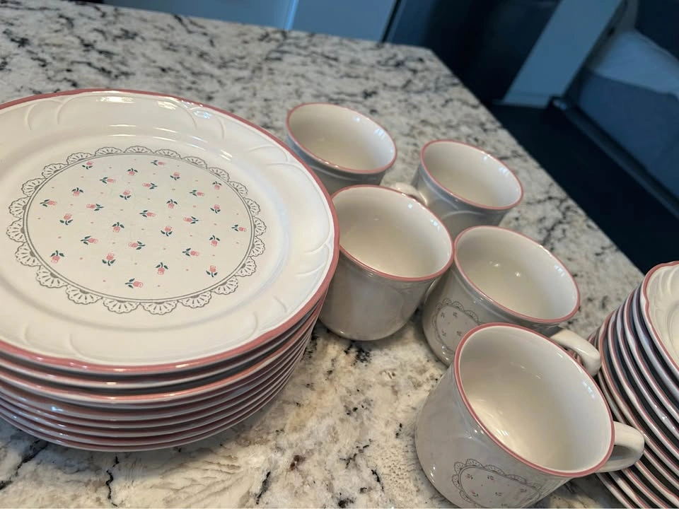 Vintage Rose Dinnerware Set - Plates, Mugs, Platter - photo 4