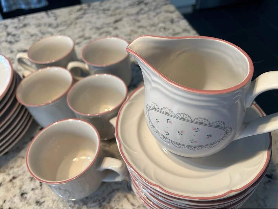 Vintage Rose Dinnerware Set - Plates, Mugs, Platter - photo 5