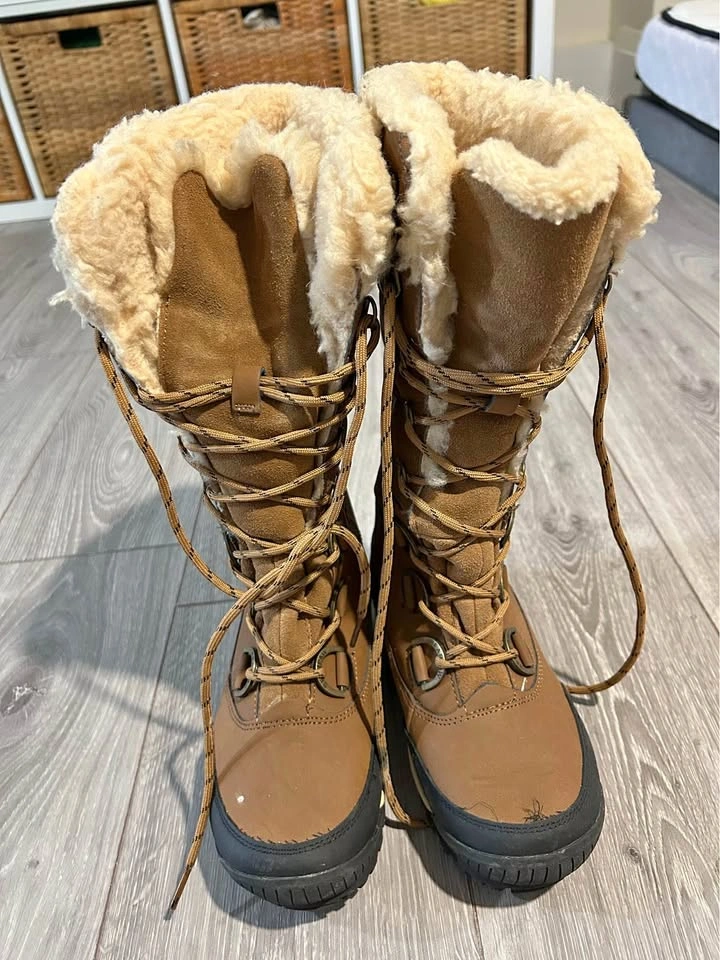 BEARPAW waterproof fur lined brown winter boots size 5