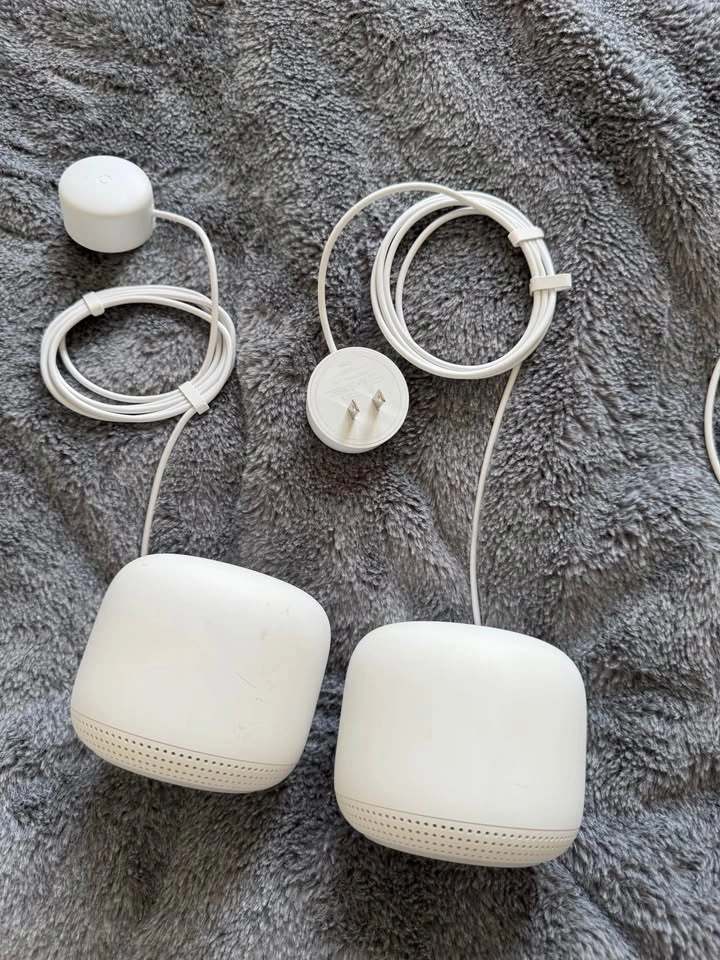Google Nest Wifi Mesh System (3-Pack) Router + 2 Points - photo 3