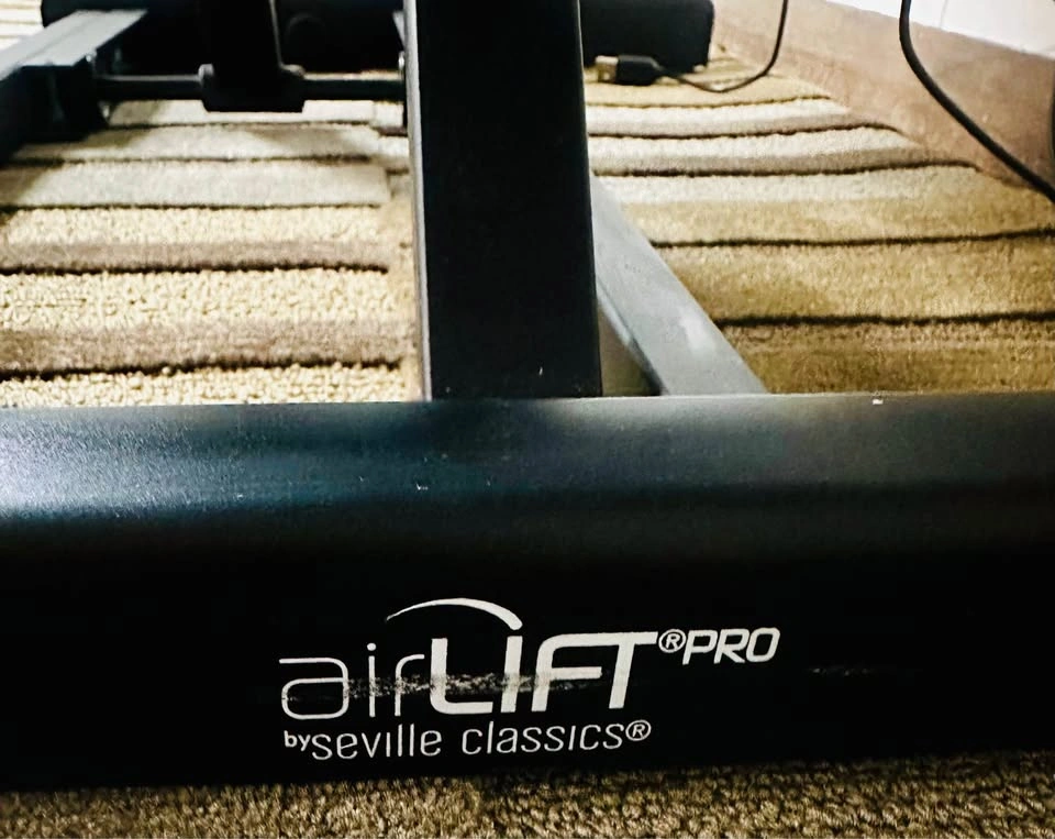 Standing Desk Workstation Bundle – Seville Classics AirLIFT Pro - photo 3