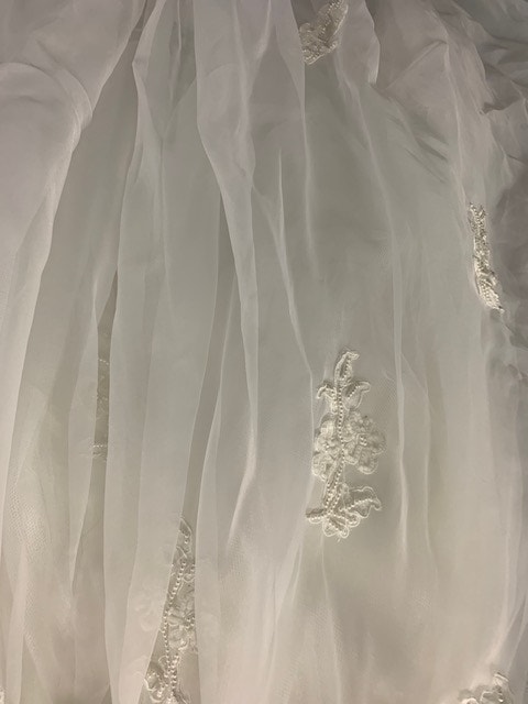 Custom Designer Wedding Dress with Matching Veil - photo 4