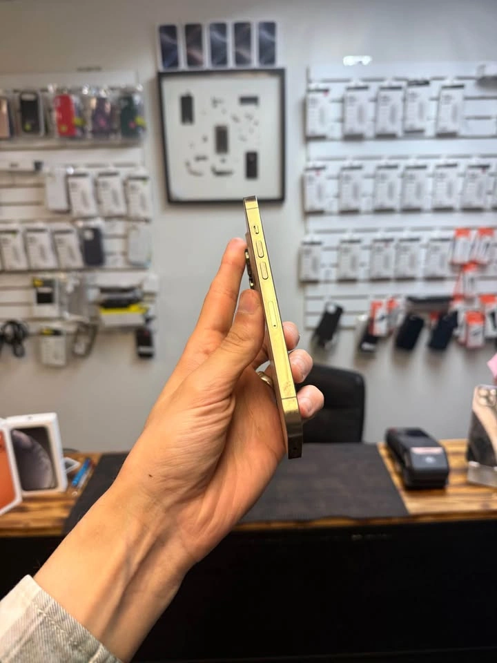 iPhone 14 Pro 128 gb Unlocked - photo 3