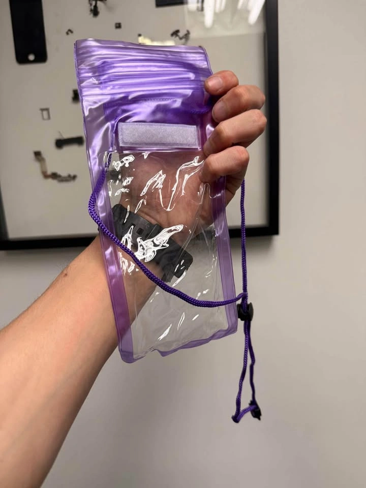 Cheap Waterproof Phone Pouch for Water Pics - photo 2