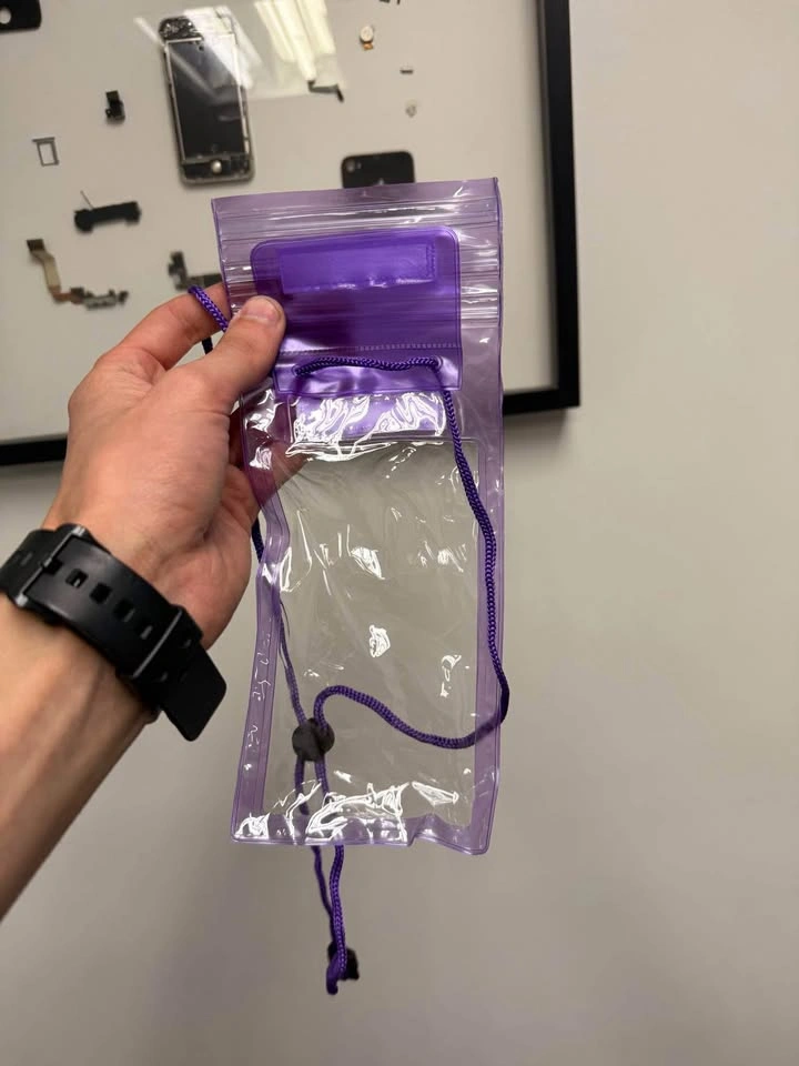 Cheap Waterproof Phone Pouch for Water Pics - photo 3