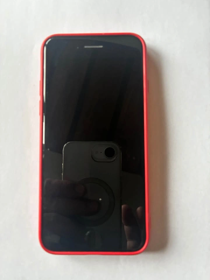 iPhone SE 2nd Gen - 64GB - photo 2
