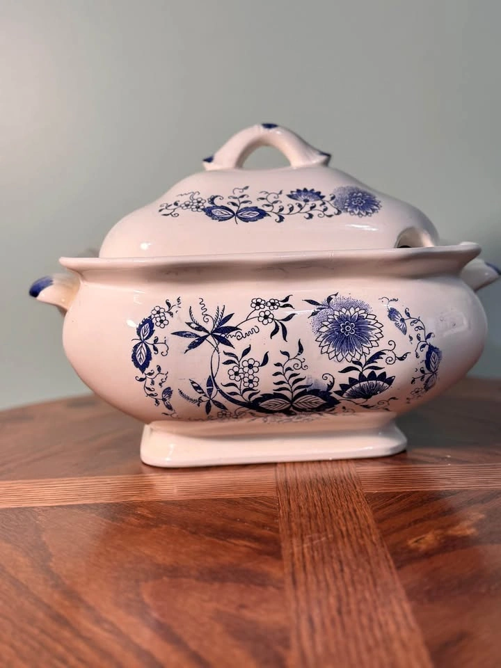 Antique Victorian Blue & White Porcelain Soup Tureen - photo 2