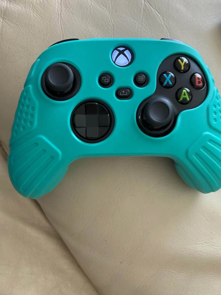 XBOX SERIES X - photo 3