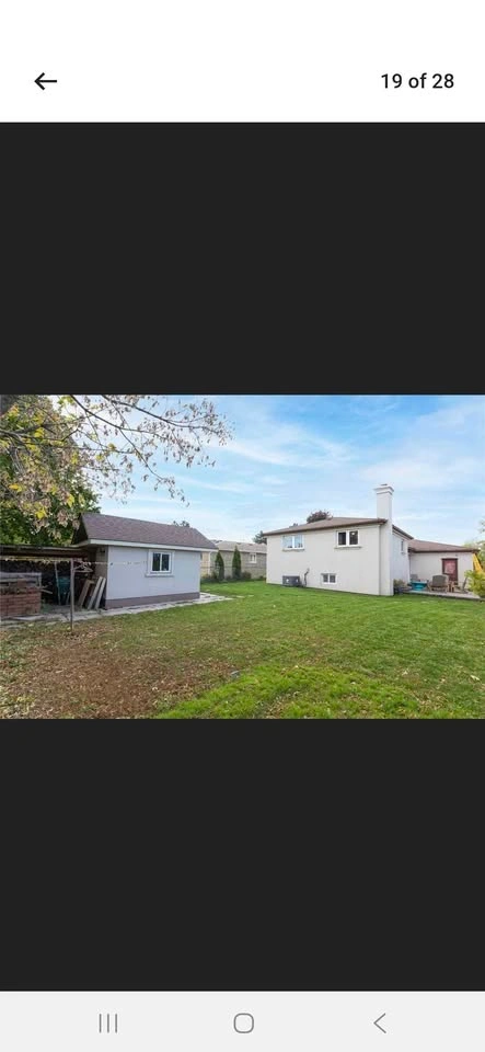 3-Bedroom Semi-Detached Bungalow with a large backyard for rent - photo 4