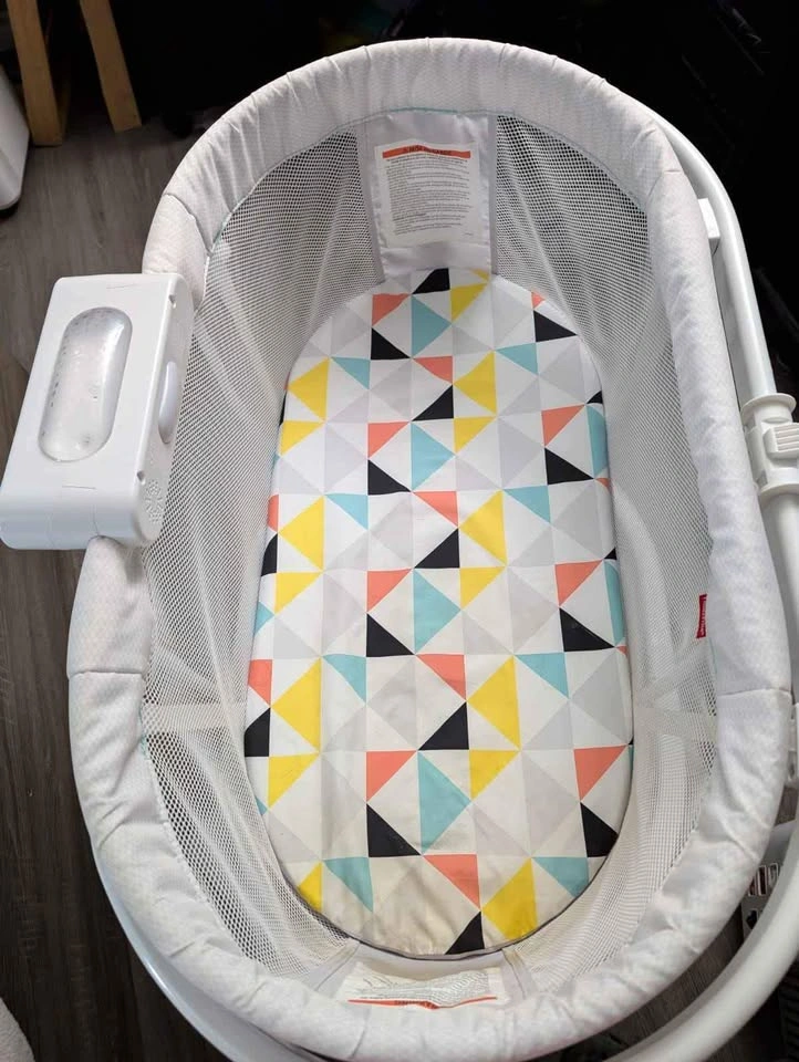 Fisher Price Baby Bassinet - photo 2