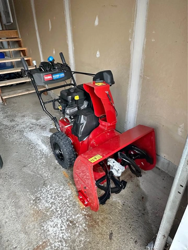 Toro Power Max® 824 OE Gas Snow Blower 24 in. (61 cm)