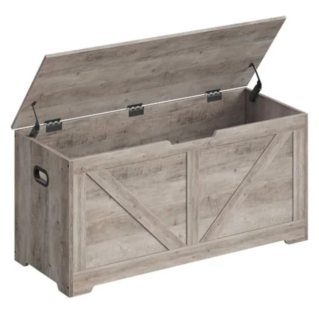New Storage Chest/Trunk with 2 Safety Hinges