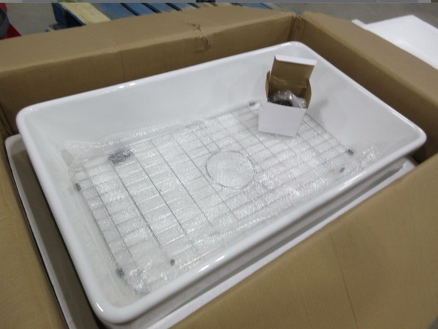 HERCATE 33" Farmhouse Kitchen Sink - Fireclay Single Bowl - photo 4