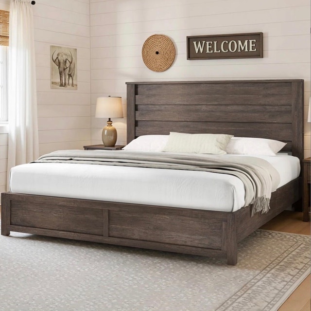 EBERN DESIGNS King Farmhouse Platform Bed - Grey