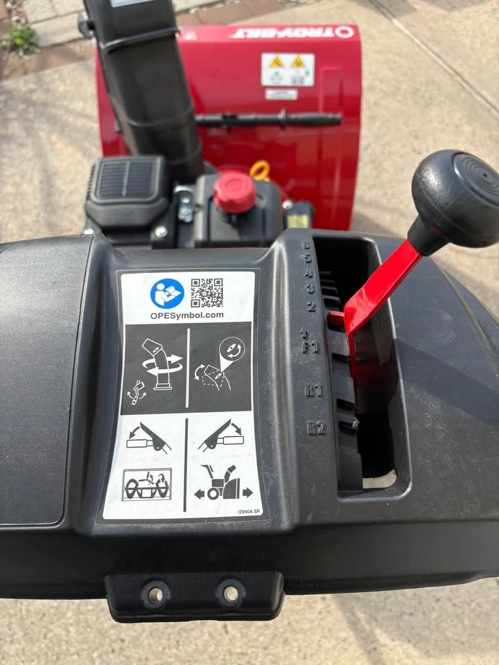 Troy-Bilt 2-Stage 24 inch Snow Blower - photo 4