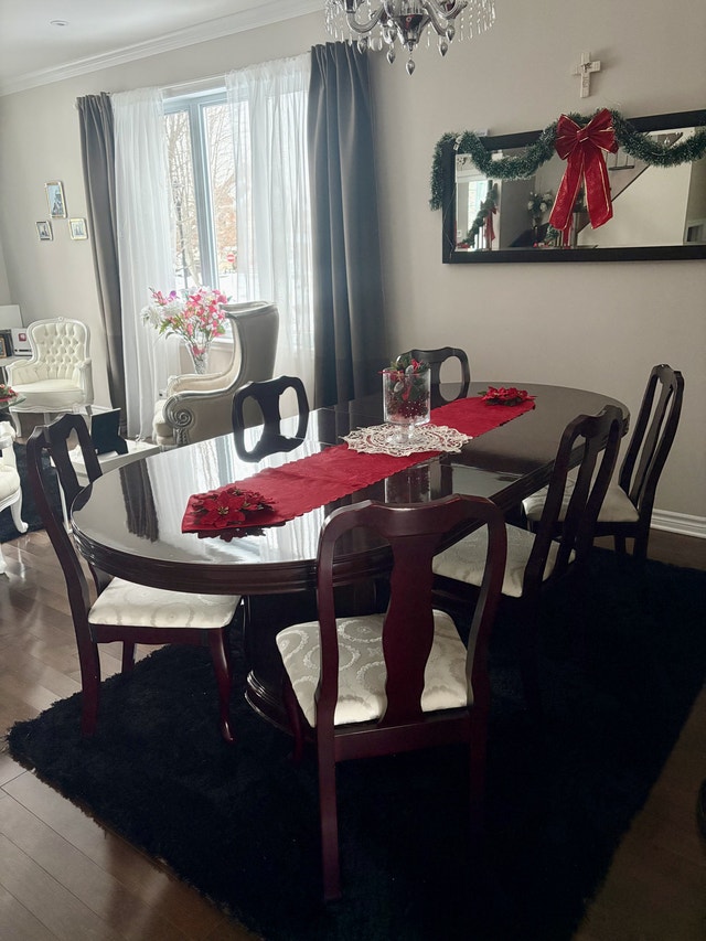 Living Room Table Set & Italian Style Cabinet