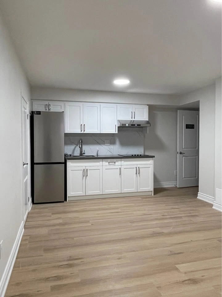 1 Bed 1 Bath - Apartment - photo 4