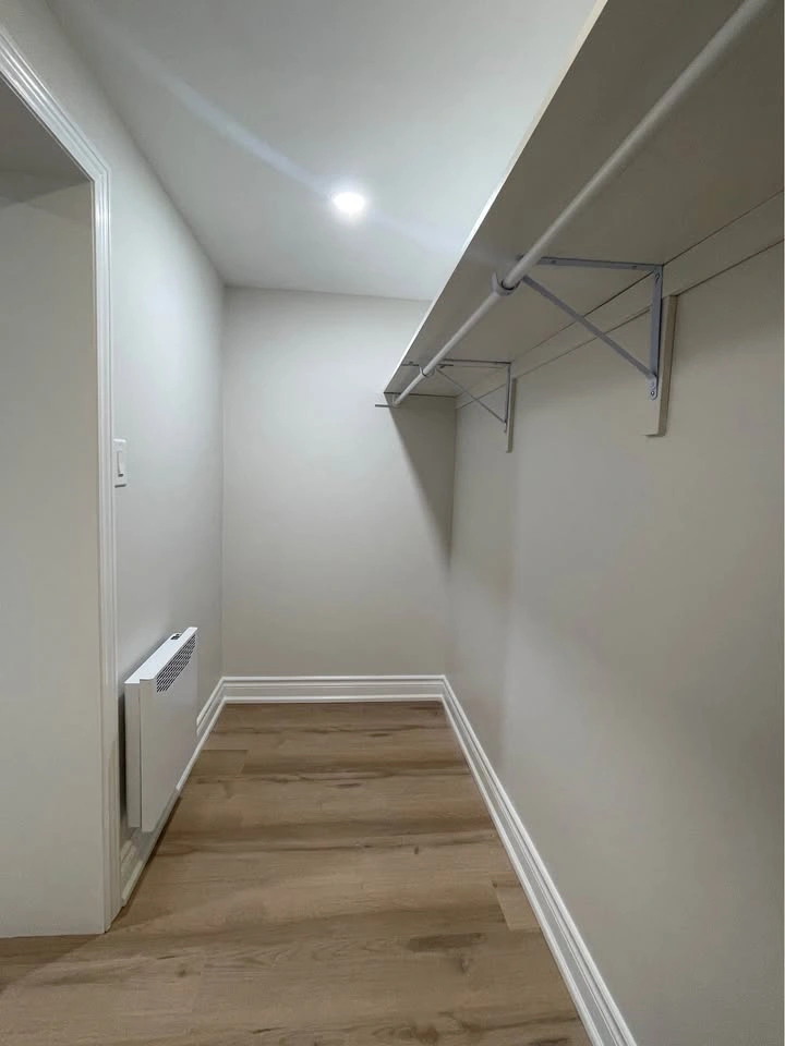 1 Bed 1 Bath - Apartment - photo 5