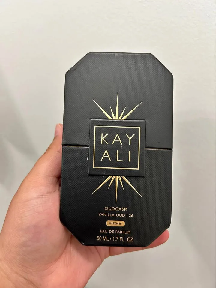 Kayali Vanilla Oudgasm thumbnail