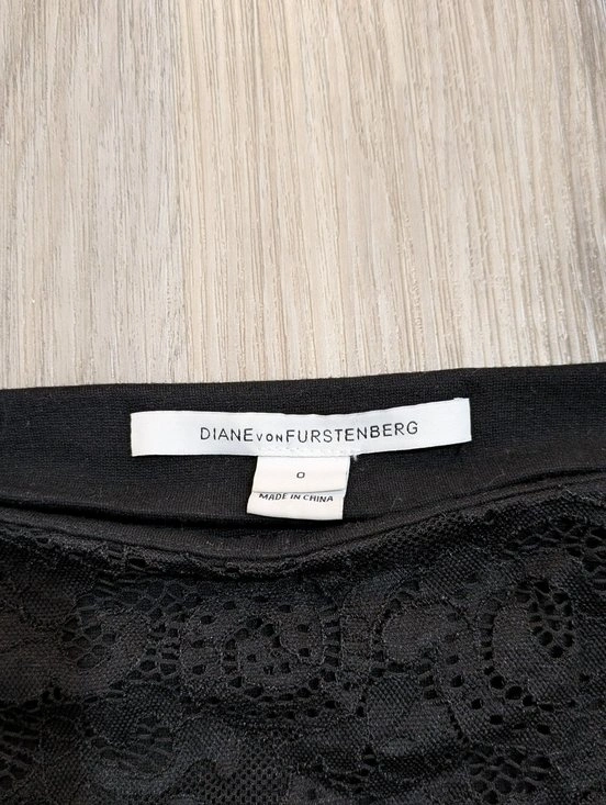 Diane von Furstenberg Black Lace Pencil Skirt - Size 0 - photo 2